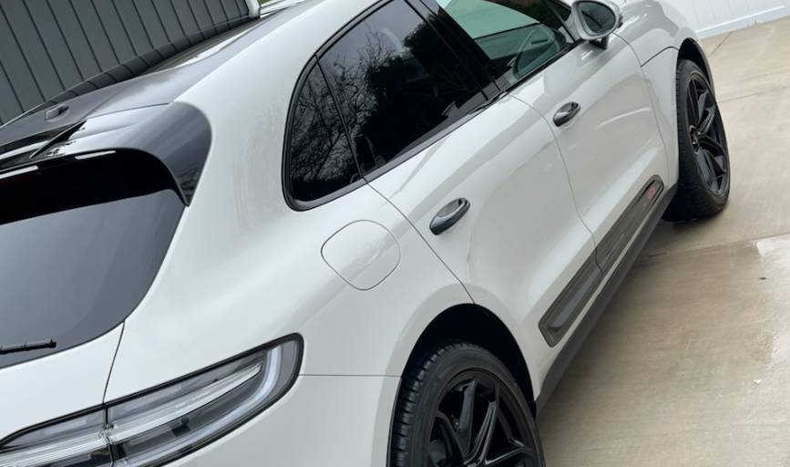 AUTO WINDOW CLEANING